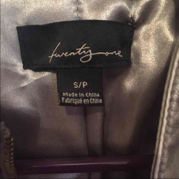 Silver Jacket - Picture 3 of 3