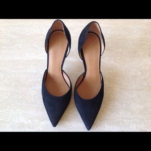 VERY SEXY BLACK SUEDE PUMPS !  THESE ARE A STEEL!