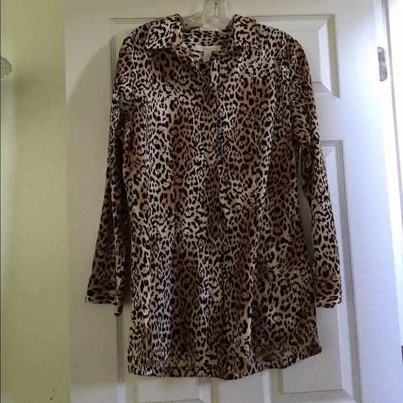 No iron Chico's leopard blouse