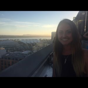 Meet your Posher, Chanel