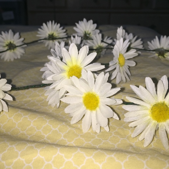 Flower Crown - Picture 4 of 4