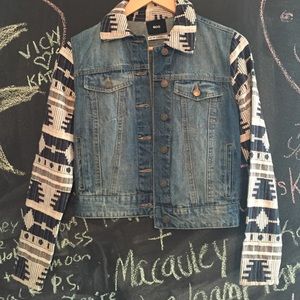 Never worn BDG jean jacket!!!