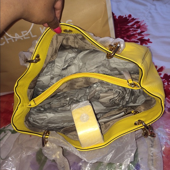 ♨️SOLD♨️Auth Nwt Michael Kors Bag - Picture 3 of 4