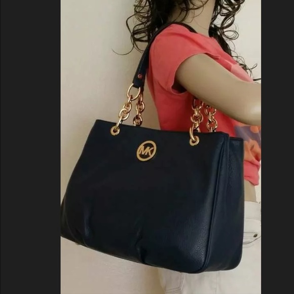 ♨️SOLD♨️Auth Nwt Michael Kors Bag - Picture 4 of 4