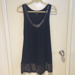 Black sleeveless sequined short dress