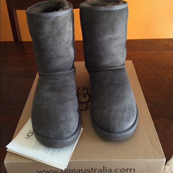 UGG Boots in Grey, Classic Short, Size 7