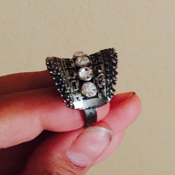 Ring - Picture 2 of 4