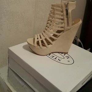 Steve Madden nude  heels