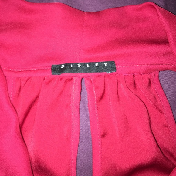 Dark red sisley top . Open back 😍❤️🎀🍓💃