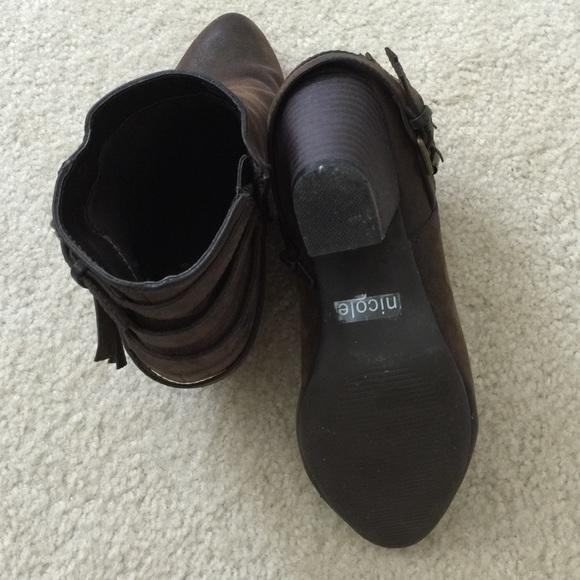 Booty - Picture 4 of 4