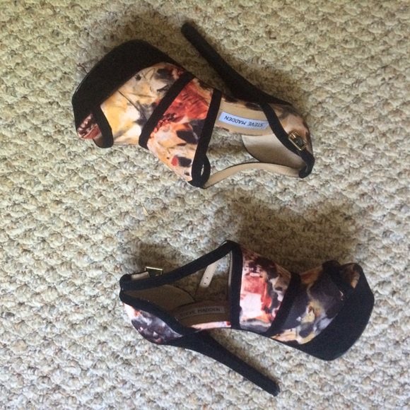 Steve Madden "Forcce" Platform Heels