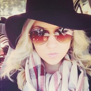 Meet your Posher, Natalie