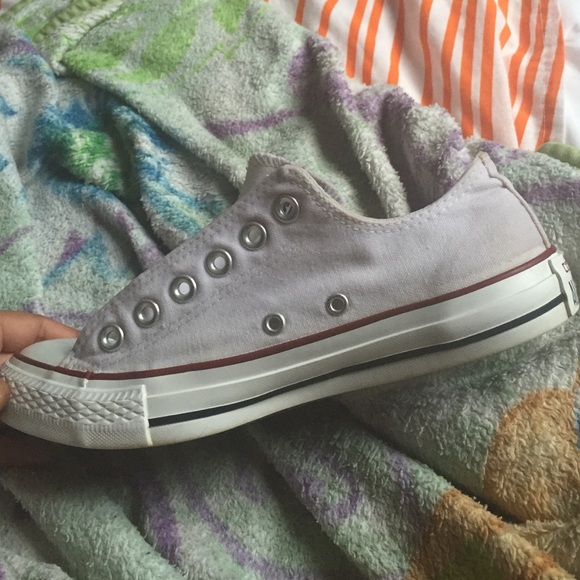 white converse - Picture 1 of 3