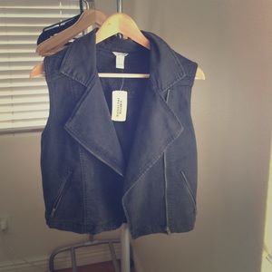 Brand New 2 Vest Bundle