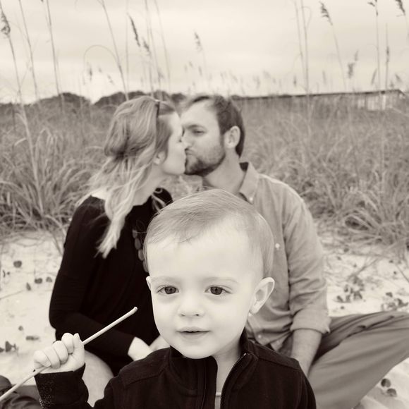 Meet your Posher, Nicole - Picture 1 of 1