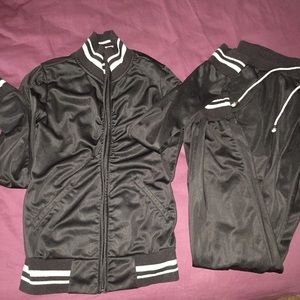 Super nice black sport track suit