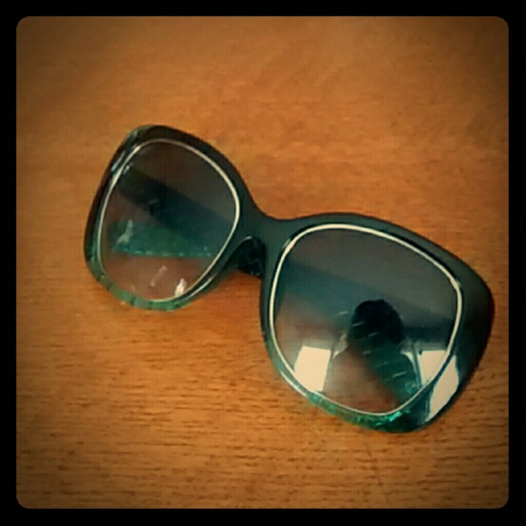 Karen Kane Green Bug Retro Sunglasses