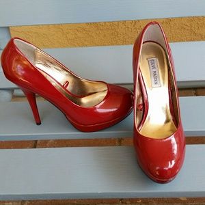 Steve Madden Red pumps
