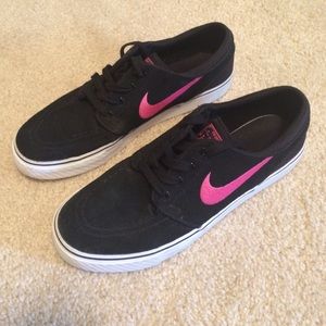 Nike 2015 breast cancer awareness