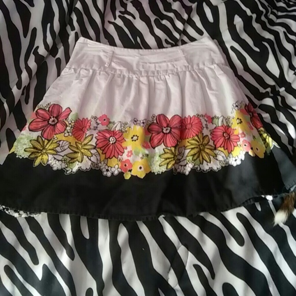 Skirt: EUC