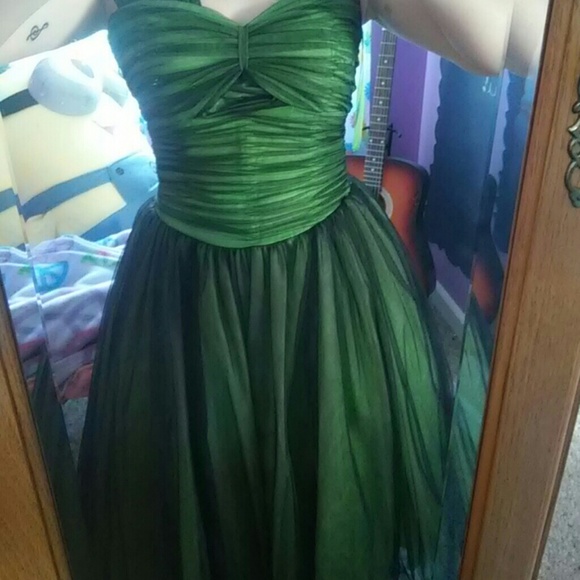 Dress - Picture 2 of 2