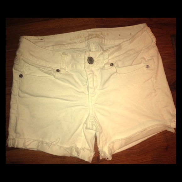 White American Eagle Shorts Size 4