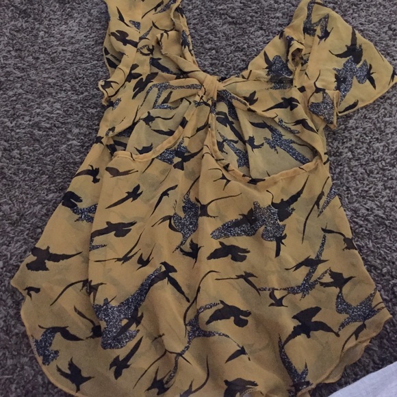 Top - Picture 2 of 2