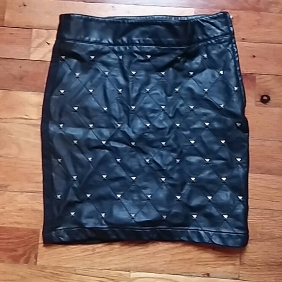 Quilted pleather studded rocker skirt F21
