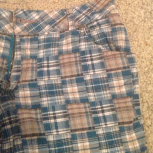 Shorts - Picture 2 of 2