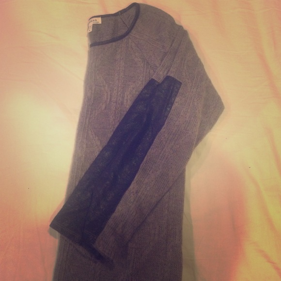 Grey medium long sleeve sweater