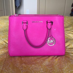 FOR COURTNEY!! Michael Kors Sutton