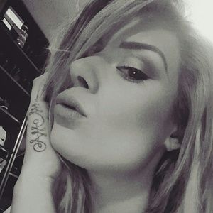 Meet your Posher, Angelica