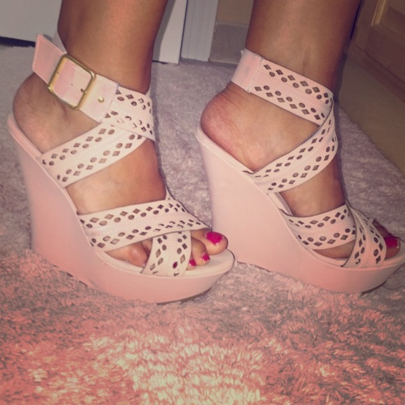 Shoes - 🌸Wedges🌸