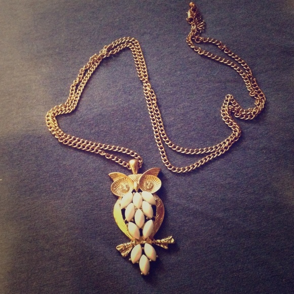 Detailed Forever 21 Owl Necklace