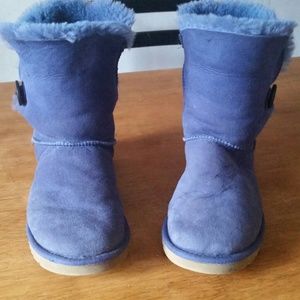 🎀🎀Uggs Bailey button short🎀🎀