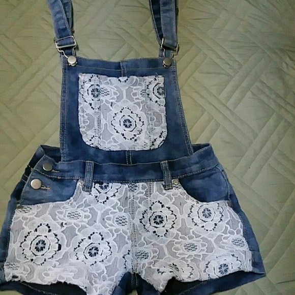 Shorts - Picture 1 of 2