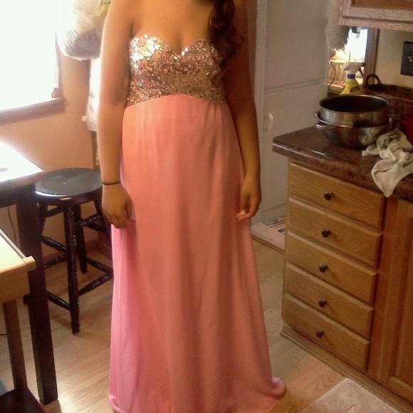 Prom dress - Picture 1 of 1