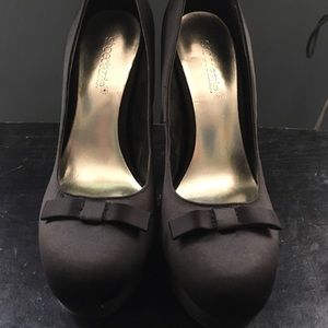 LIKE NEW! Size 7.5 SHOE DAZZLE Pumps