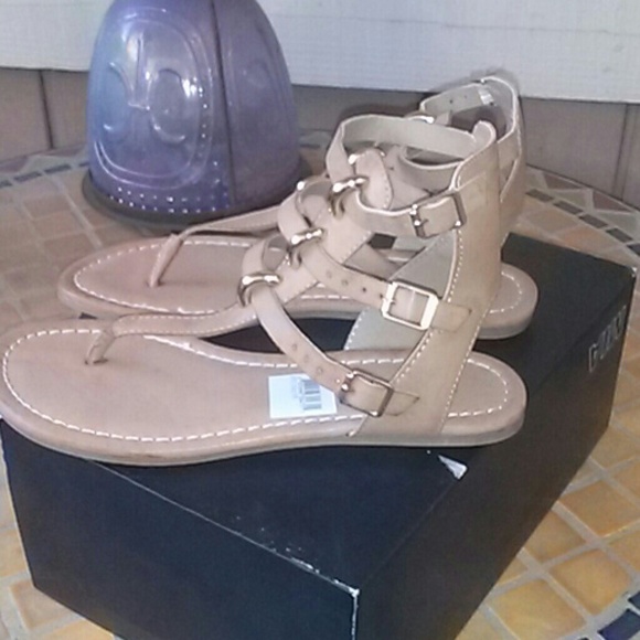 Sandals - Picture 2 of 4