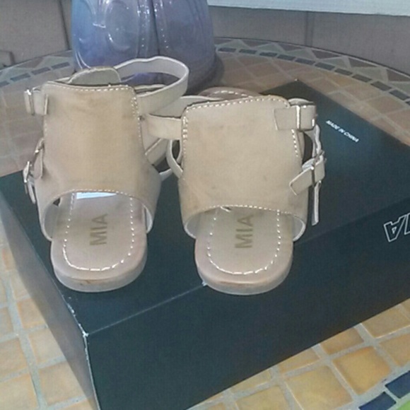 Sandals - Picture 3 of 4