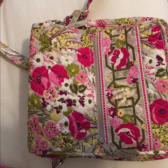 Vera Bradley Mailbag cross body in make me blush