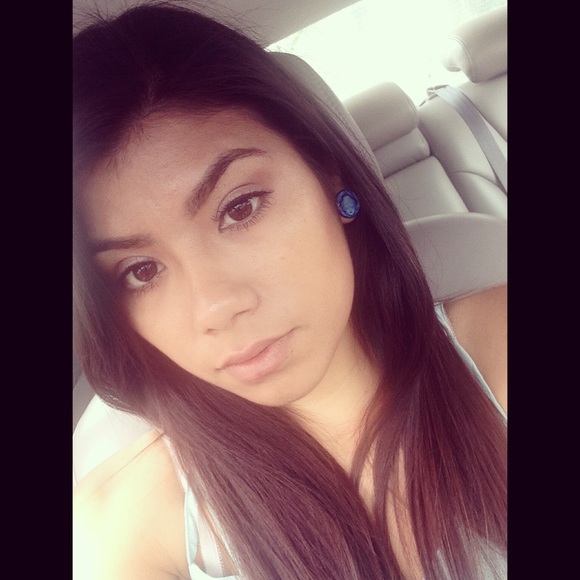 Meet your Posher, Yesenia