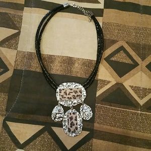 Silver necklace with cheetah faux fur a