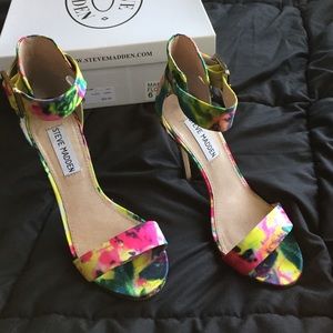 Steve Madden floral heels