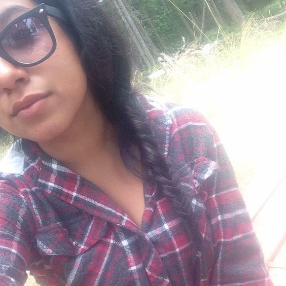 Meet your Posher, Maria - Picture 3 of 3