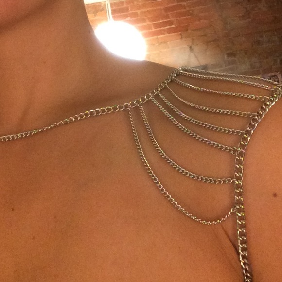 ModCloth Jewelry - Chain sleeve / necklace