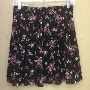 Black floral skirt - lace overlay - Size Medium