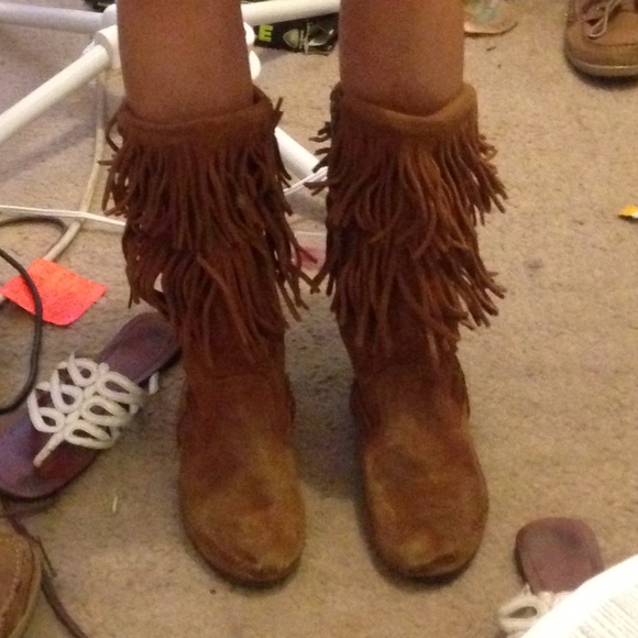 Minnetonka women's boots size 9