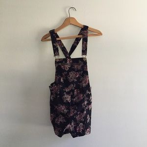 UO floral overalls- PRICE IS FIRM!