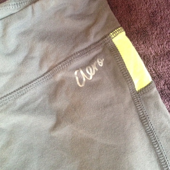 Capri Yoga Pants - Picture 2 of 3